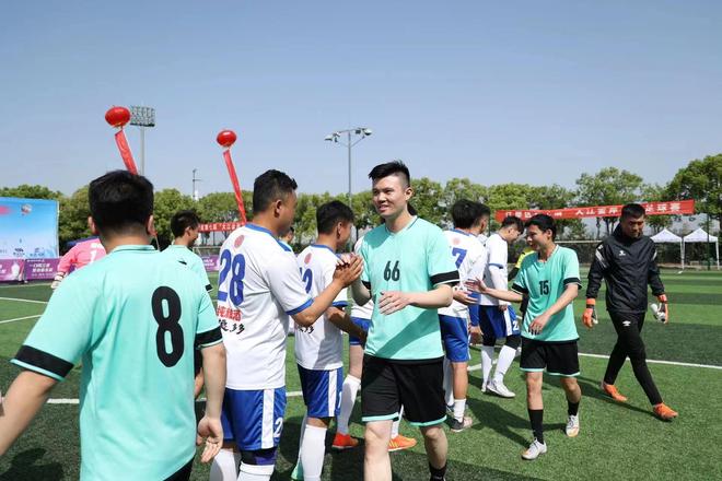 德州扑克规则-足球裁判团队扩大规模，裁判员素质提升备受关注的简单介绍