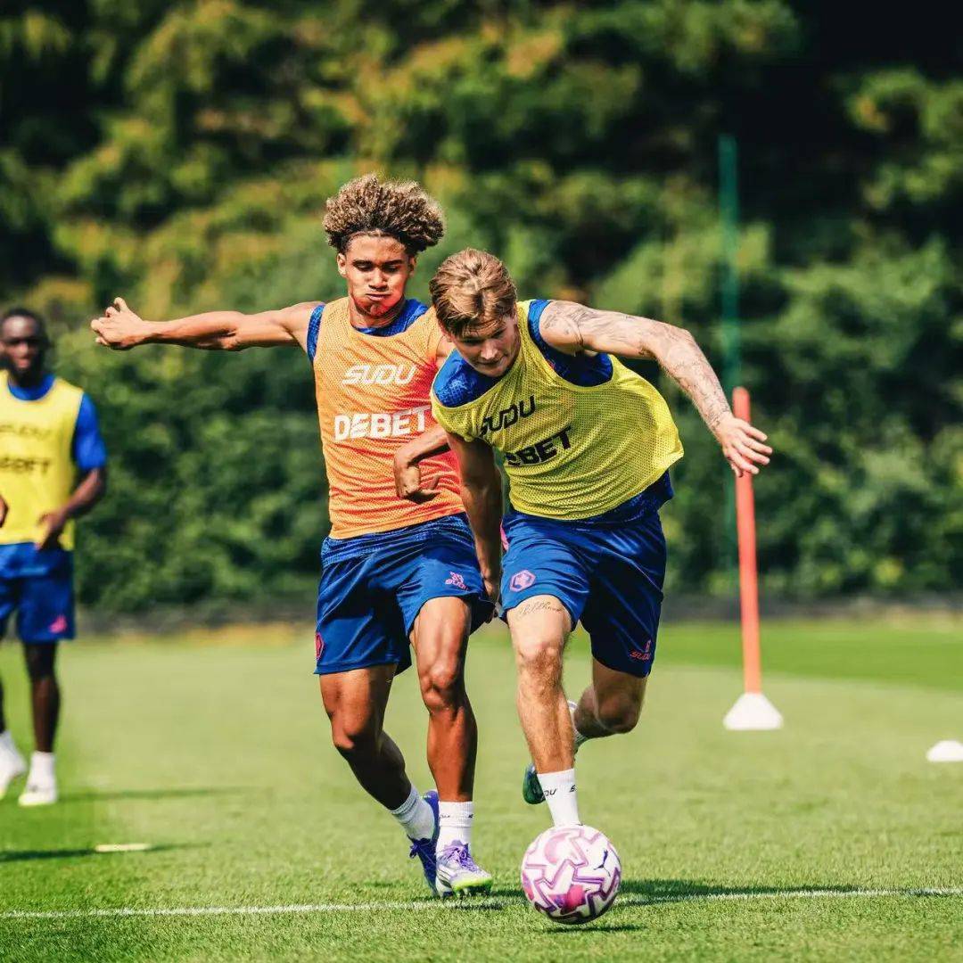 扑克游戏-关于曼城决战狼队，必须取胜才能追赶的信息